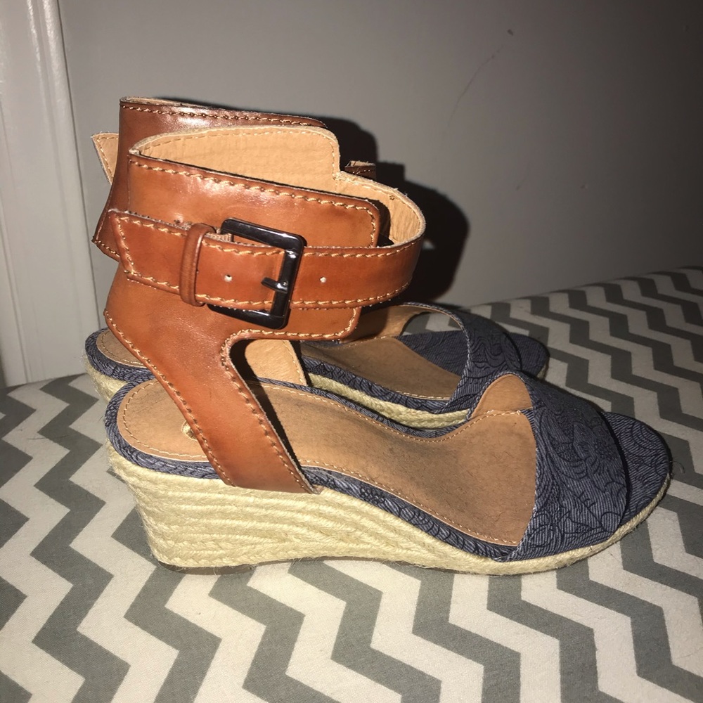 Women’s wedges size 8